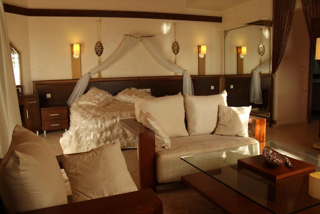 Gumus Hotel Arsuz Экстерьер фото