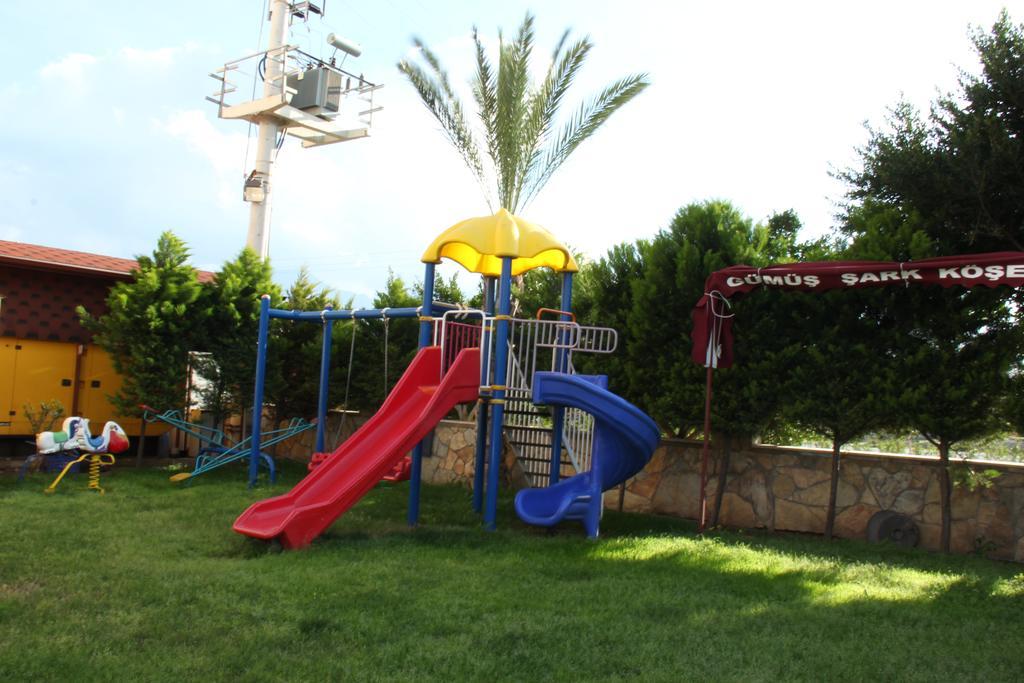 Gumus Hotel Arsuz Экстерьер фото