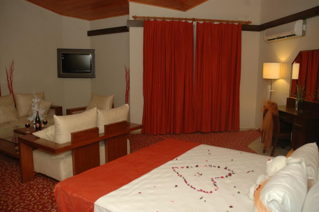 Gumus Hotel Arsuz Экстерьер фото